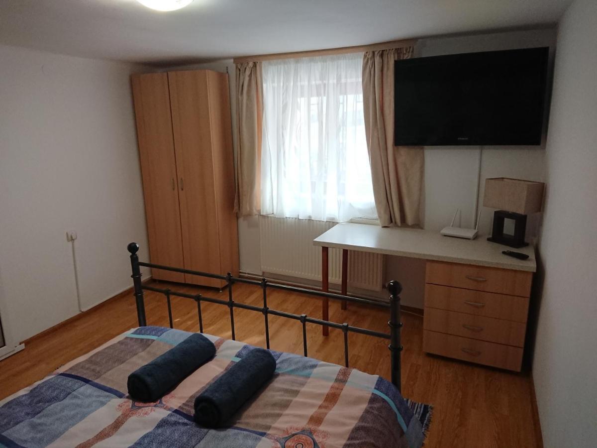 Katy'S Studio Apartment Брашов Екстериор снимка